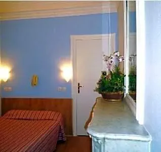 Du Brabant 2* Paris